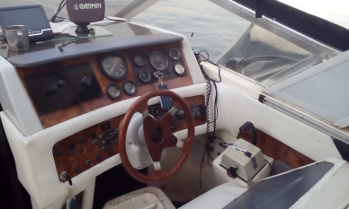 Jacht Cranchi Clipper Cruiser - LPG + przyczepa AWARIA SILNIKA - zdjęcie 3