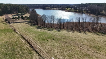 Działka z linią brzegową jeziora Wygryny w Wygrynach - zdjęcie 9