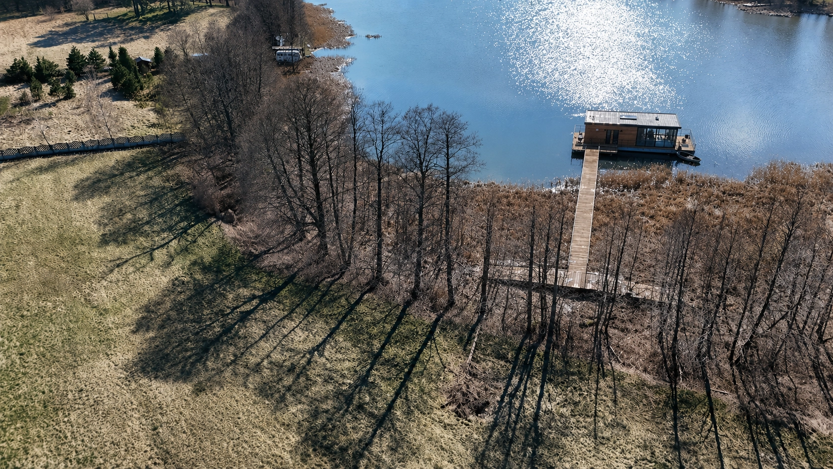 Działka z linią brzegową jeziora Wygryny w Wygrynach