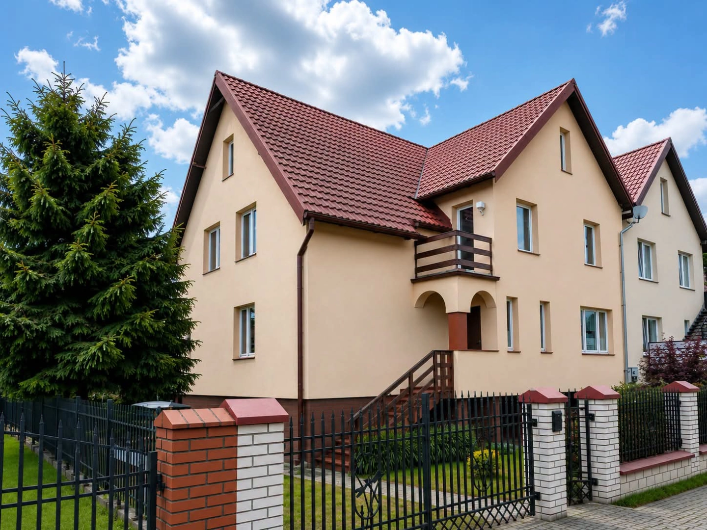 Dom typu bliźniak blisko jeziora Roś w Piszu 