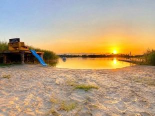 Szczechy Małe, 2 domki z jacuzzi i udziałem w plaży nad jeziorem Roś - zdjęcie 9