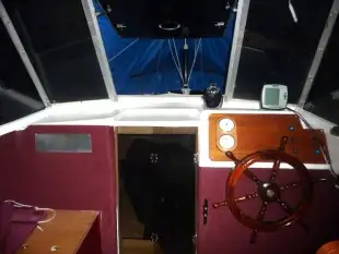 jacht motorowy, mały hausboot - zdjęcie 8