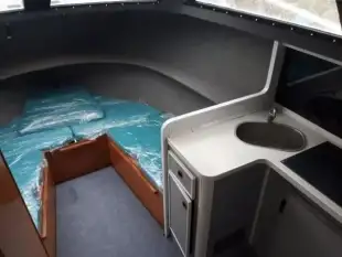 Jacht motorowy kabinowy JEANNEAU Leader 850 Volvo Penta 2 x 140 KM - zdjęcie 3