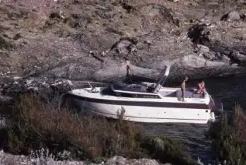 Jacht motorowy kabinowy JEANNEAU Leader 850 Volvo Penta 2 x 140 KM - zdjęcie 2