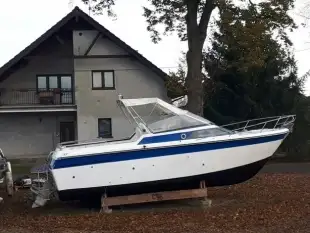 Jacht motorowy kabinowy JEANNEAU Leader 850 Volvo Penta 2 x 140 KM - zdjęcie 1