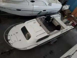 Jacht motorowy kabinowy Chaparral - zdjęcie 2