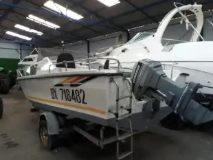 Jacht motorowy kabinowy Chaparral - zdjęcie 1