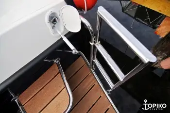 Spacerowy jacht motorowy Marim 23 - łatwy w prowadzeniu, zadbany  - zdjęcie 13