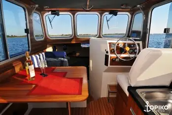 Spacerowy jacht motorowy Marim 23 - łatwy w prowadzeniu, zadbany  - zdjęcie 4