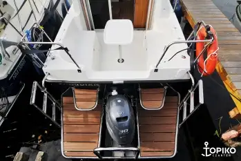 Spacerowy jacht motorowy Marim 23 - łatwy w prowadzeniu, zadbany  - zdjęcie 3