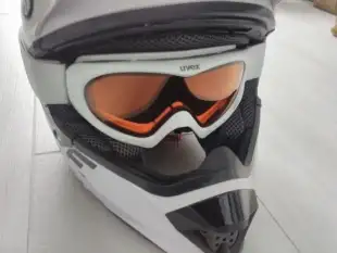 zestaw na skuter kask gogle kamizelki buty - zdjęcie 3