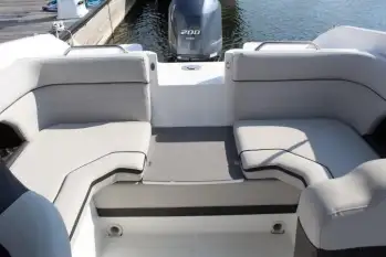 Rinker Q3 - zdjęcie 3