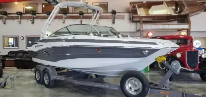 CROWNLINE E215XS - zdjęcie 13