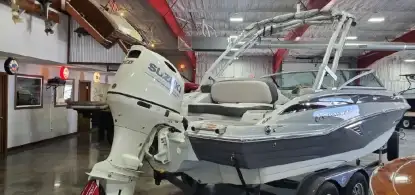 CROWNLINE E215XS - zdjęcie 12