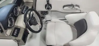 CROWNLINE E215XS - zdjęcie 3