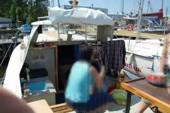 Łódź motorowa - do remontu - zdjęcie 7