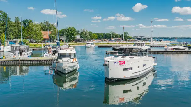 Lowen Marina (dawny "stary LOK")
