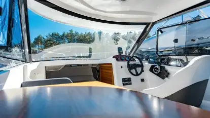 JANMOR 700