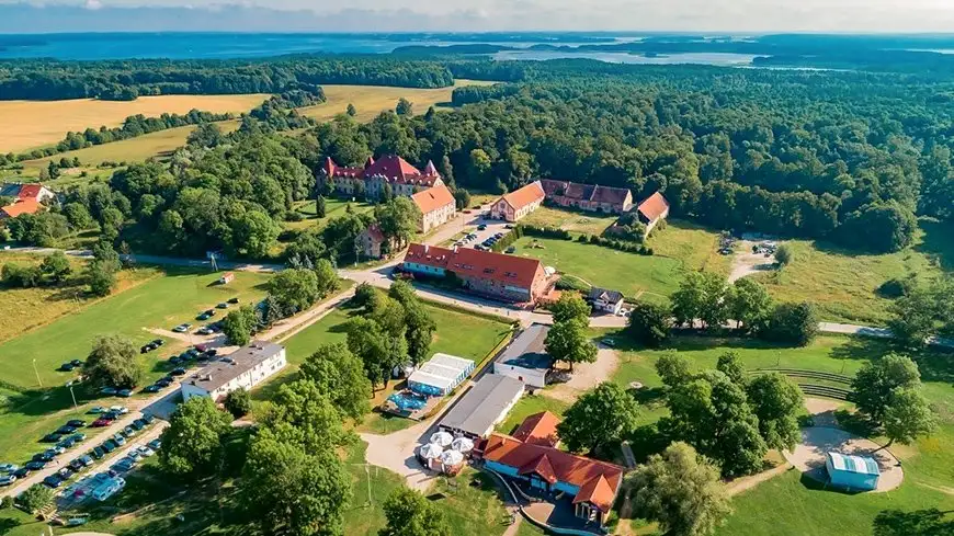 Mazury usłane są pałacami, a ten na zdjęciu to?