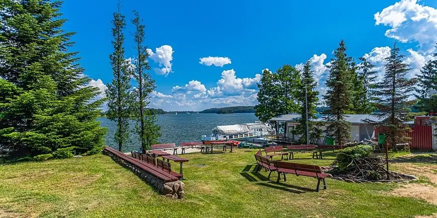 Też odkrywamy Mazury, w tym roku odkryliśmy port ze zdjęcia, który to?