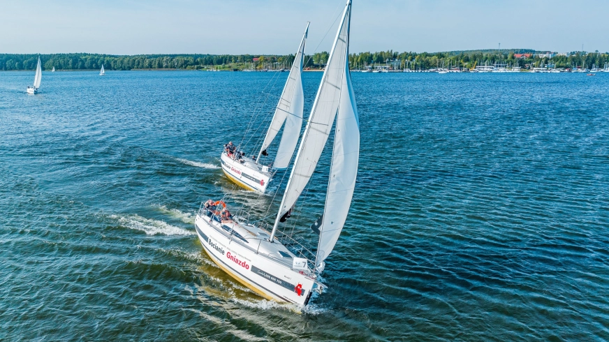Port Bocianie Gniazdo w Rynie – historia przemiany i nowy rozdział dla Mazur