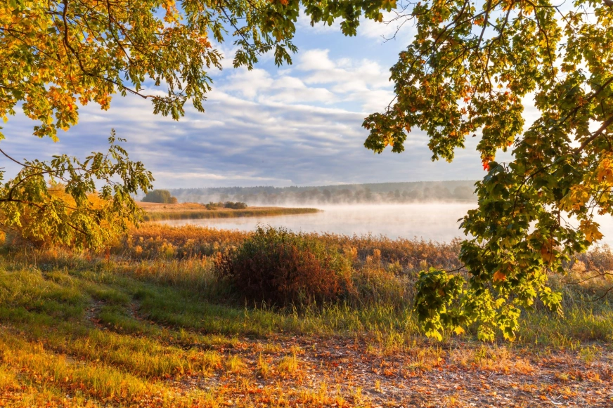 Mazury poza sezonem – złota jesień z dziećmi nad wodą