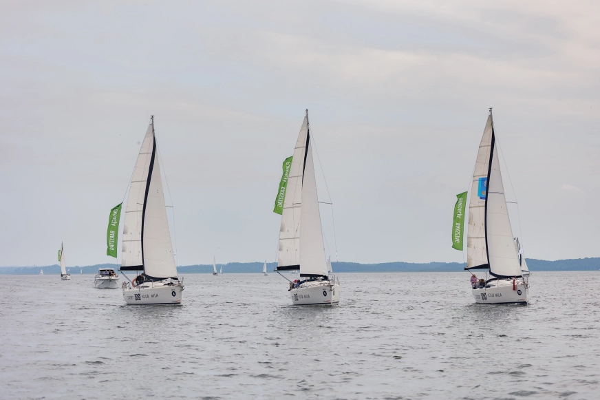 30 dzieci, 6 miast i jeden wspólny kurs. Fundacja Baksztag ponownie wypływa na Mazury