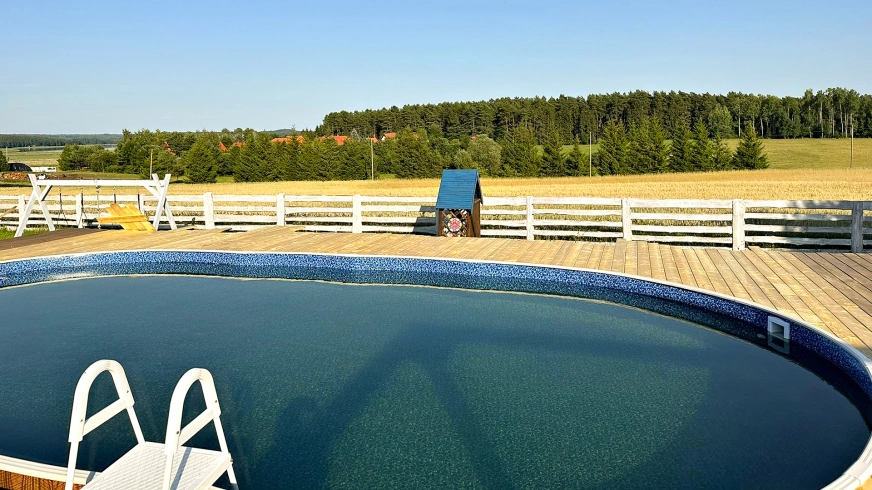 Piękny widok wokół basenu w Widok na Mazury
