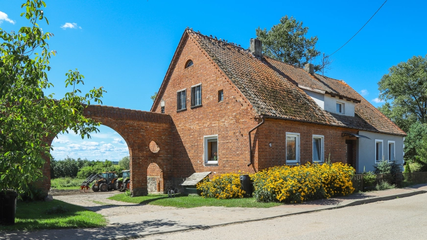 Zabrost Wielki. Wyjątkowa perełka na mapie Mazur Garbatych. Wieś zaprojektowana przez berlińskiego architekta