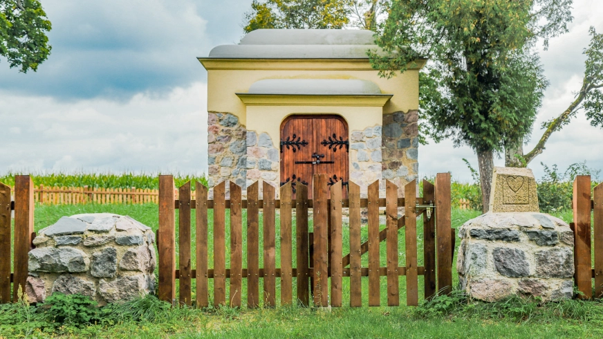 Grobowiec w maleńkiej wsi. Tajemnica kaplicy w Zakałczu Wielkim