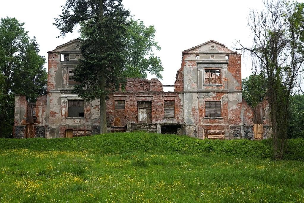 Od ruin po perłę Mazur. Pałac Warlity dowodzi, że zabytkowi można przywrócić dawny blask