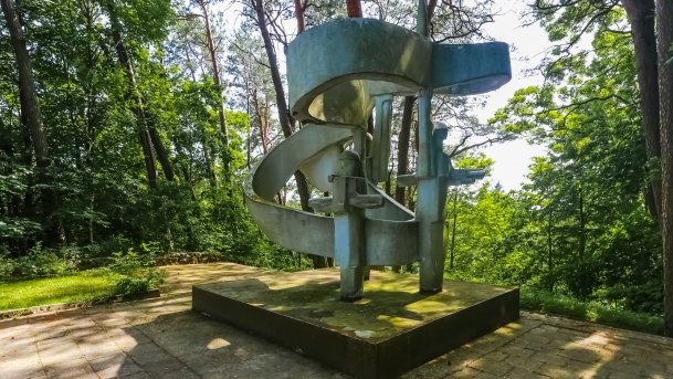 Cmentarz Żołnierzy Radzieckich - zdjęcie 11