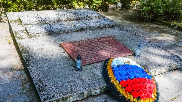 Cmentarz Żołnierzy Radzieckich - zdjęcie 6