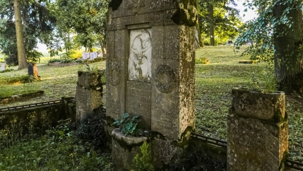 Zabytkowy Cmentarz Ewangelicki - zdjęcie 11