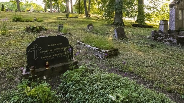 Zabytkowy Cmentarz Ewangelicki - zdjęcie 2