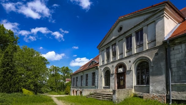 Dworek w Baranowie - zdjęcie 1