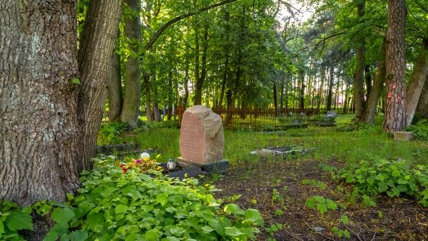 Zabytkowy Cmentarz Ewangelicki w Pieckach - zdjęcie 7