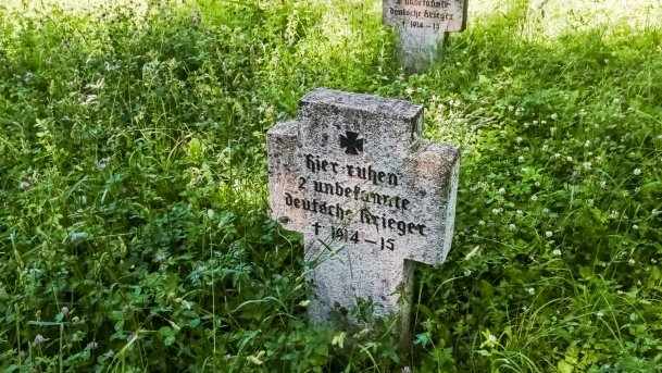 Cmentarz Wojenny - zdjęcie 17