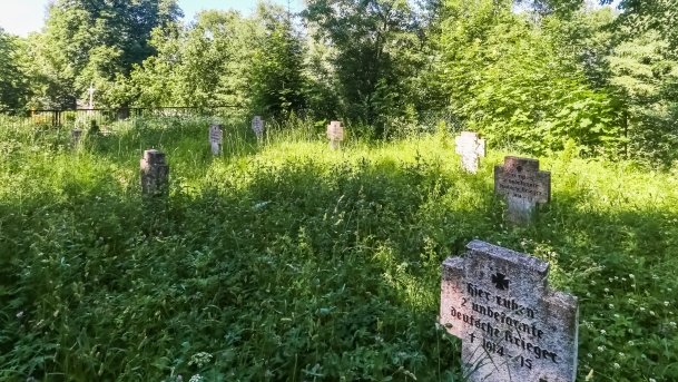 Cmentarz Wojenny - zdjęcie 15