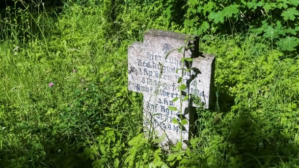 Cmentarz Wojenny - zdjęcie 10