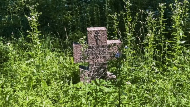 Cmentarz Wojenny - zdjęcie 9