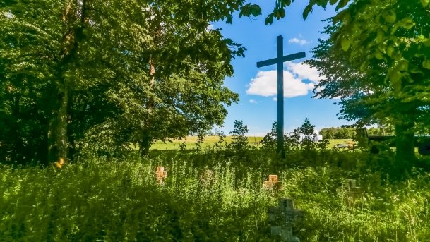 Cmentarz Wojenny - zdjęcie 1