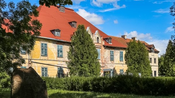 Pałac rodu Lenhdorffów - zdjęcie 1