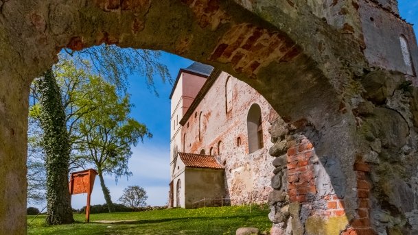 Kościół w Bezławkach - zdjęcie 2