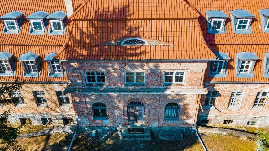 Pałac z 1921 roku Paula von Mrozek - zdjęcie 1