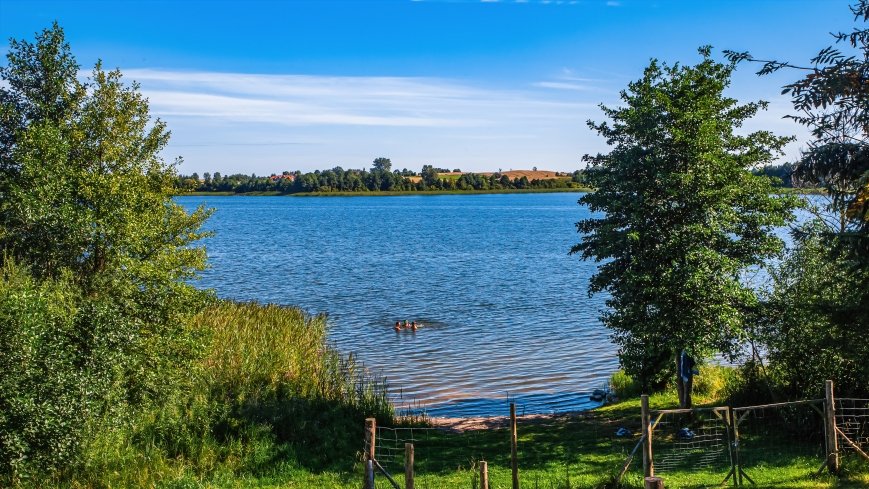 jezioro Ławki - zdjęcie 1
