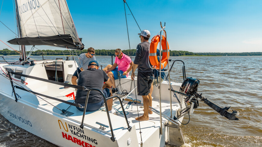 Szkoła Żeglarstwa Jeziorak Yacht Club - zdjęcie 1